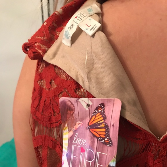 Mock Lace Turtleneck - Picture 4 of 4